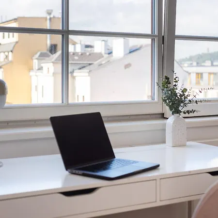 2br - 2 Bathrooms - Main Train Station Appartamento Praga