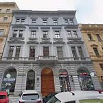 Apartment Bright Near Main Station Prague